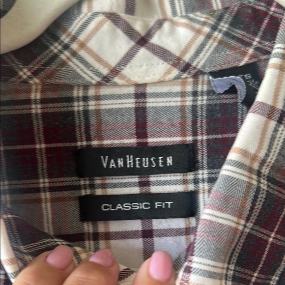 Van Heusen Plaid Button Down - Picture 4 of 7